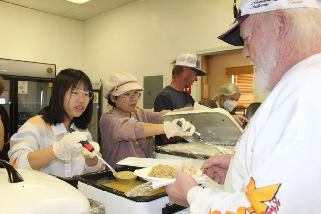 Olivet University Students Extend Thanksgiving Blessings to Local Community