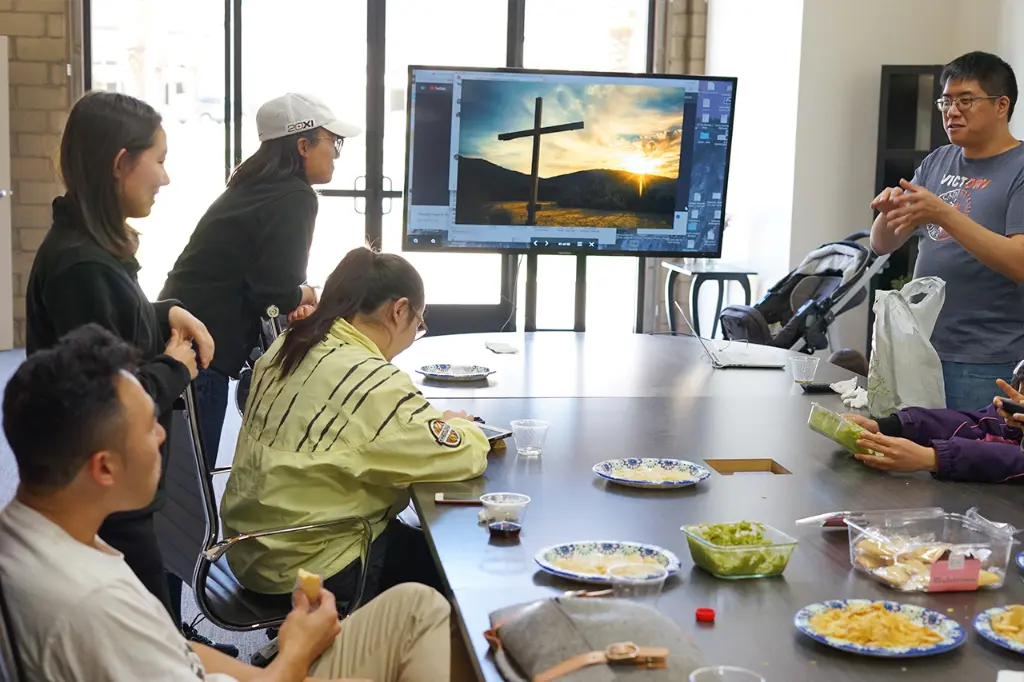 Photography Workshop Concludes with Grace