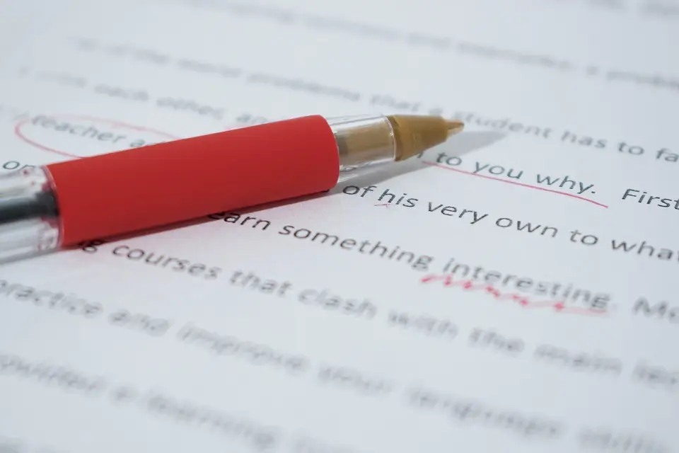 Journalism Students Sharpen Word Usage Skills in Editing Class